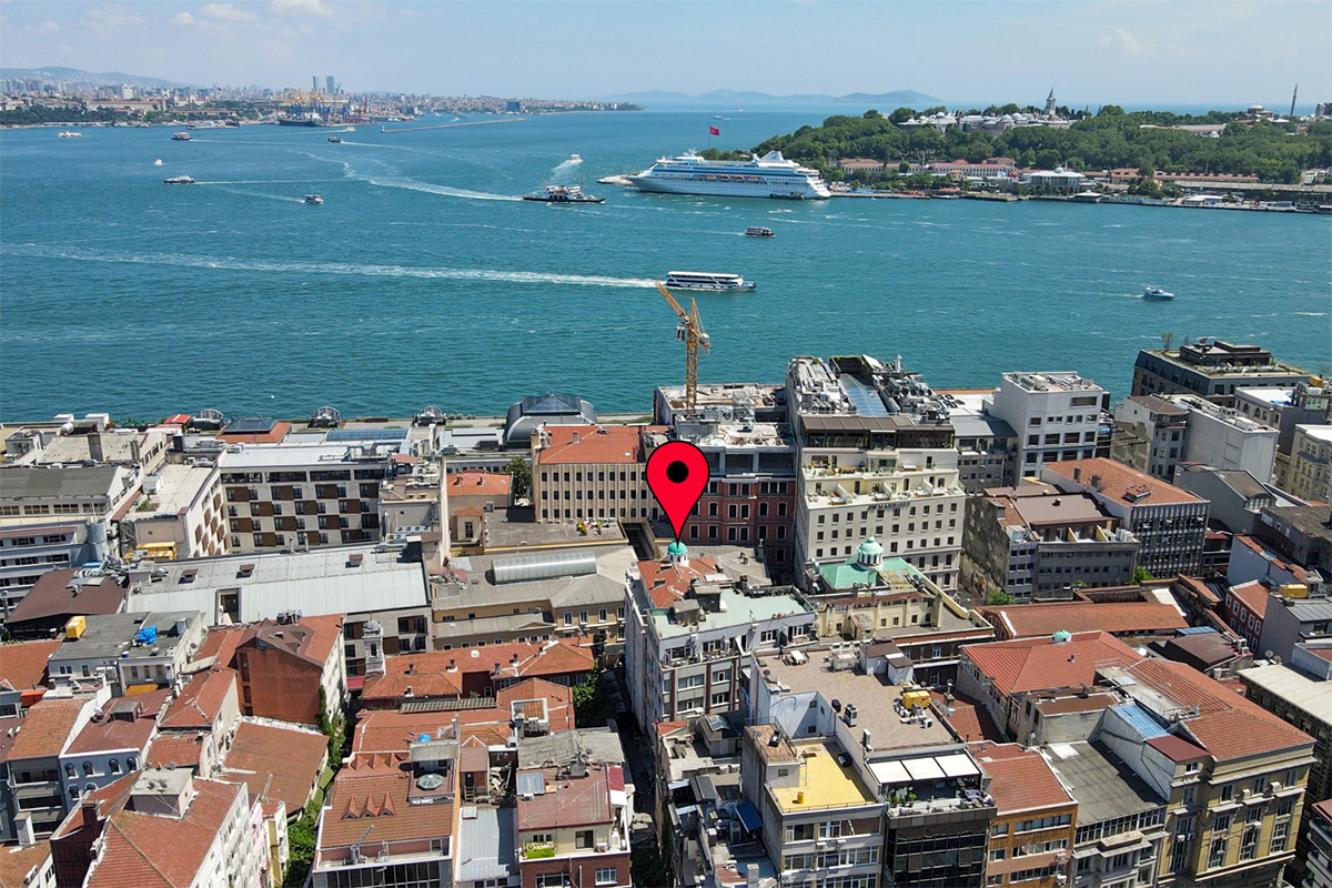 BEYOĞLU KARAKÖY TARİHİ NİMETHAN’DA 1+1 KİRALIK OFİS