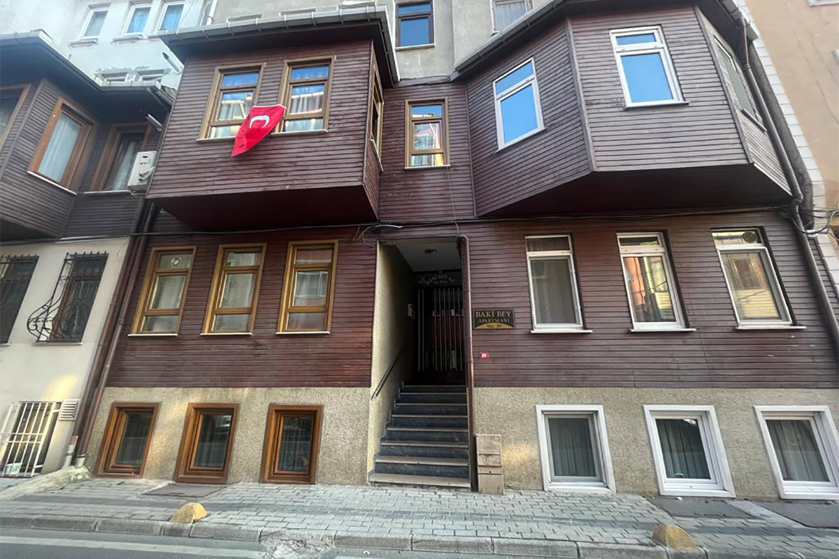 ÜSKÜDAR BAĞLARBAŞI METROSUNA 100 MT. MESAFEDE 2+1 KİRALIK OFİS