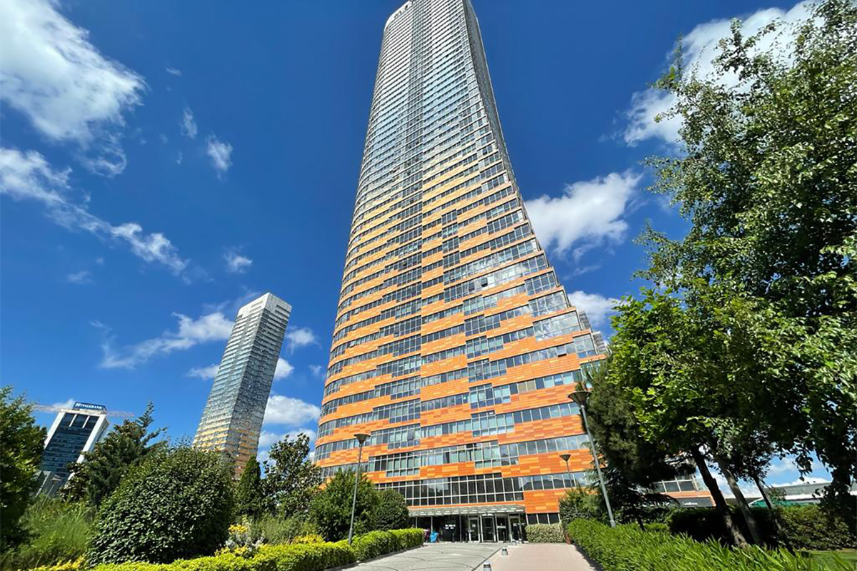 ATAŞEHİR VARYAP MERIDIAN GRAND TOWER ÖZEL TASARIM EŞYALI İŞ YERİ