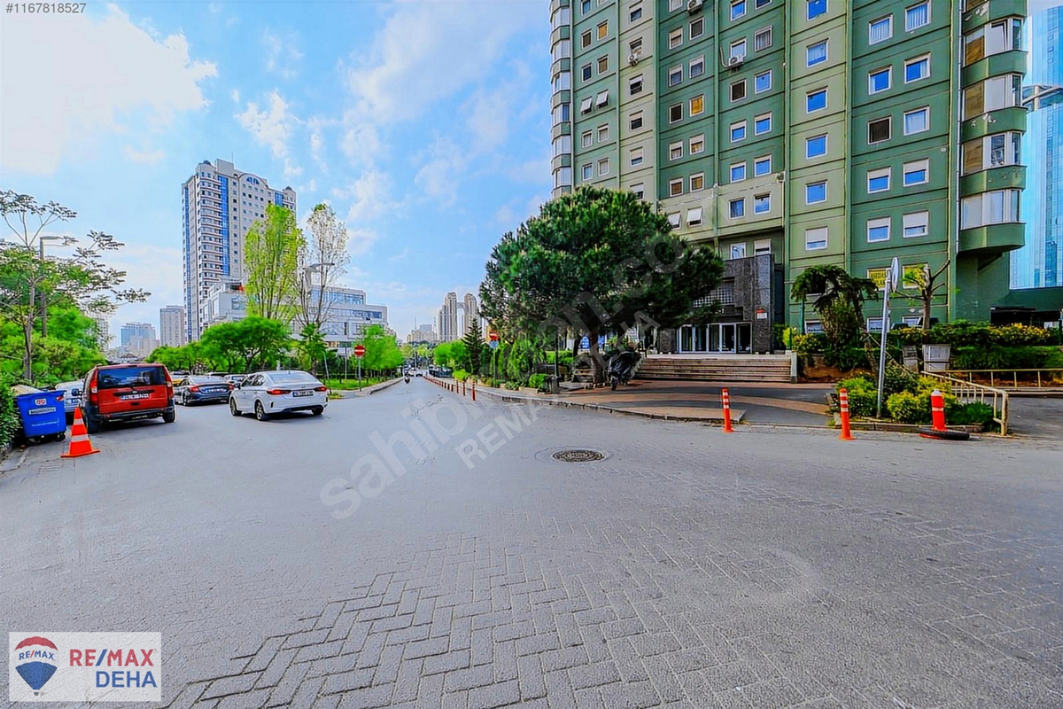 ATAŞEHİR ATA BLOKLARINDA SATILIK -BOŞ- 50 m² DÜKKAN