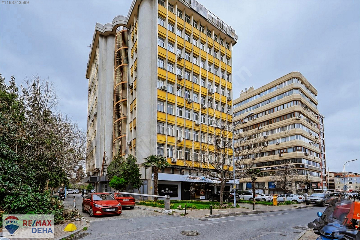 KADIKÖY SÖĞÜTLÜÇEŞME İŞ HANI`NDA 160 m² 3 TAPU SATILIK OFİS